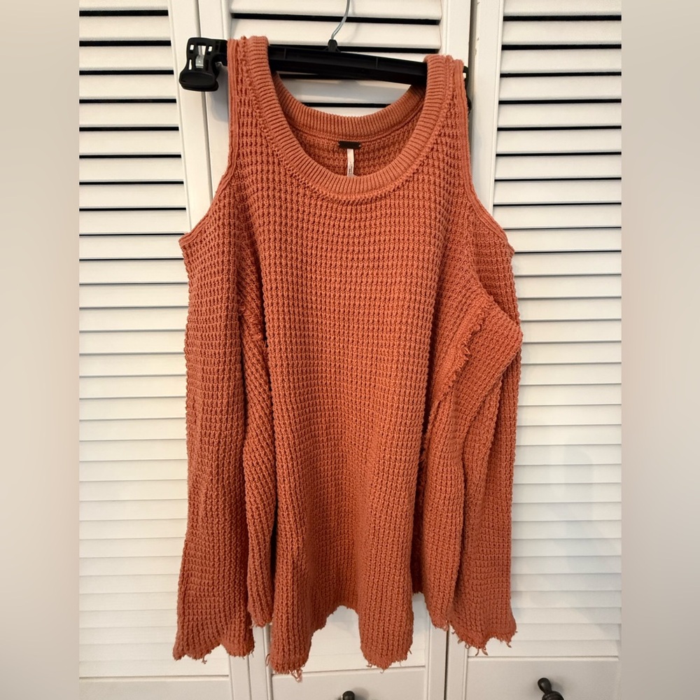 Free People Size S Waffle Knit Cold Shoulder Pullover Thermal Sweater in Salmon